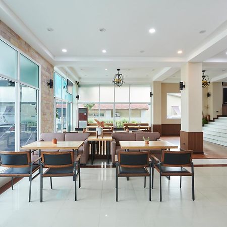 Adelphi Pattaya Hotel Екстериор снимка