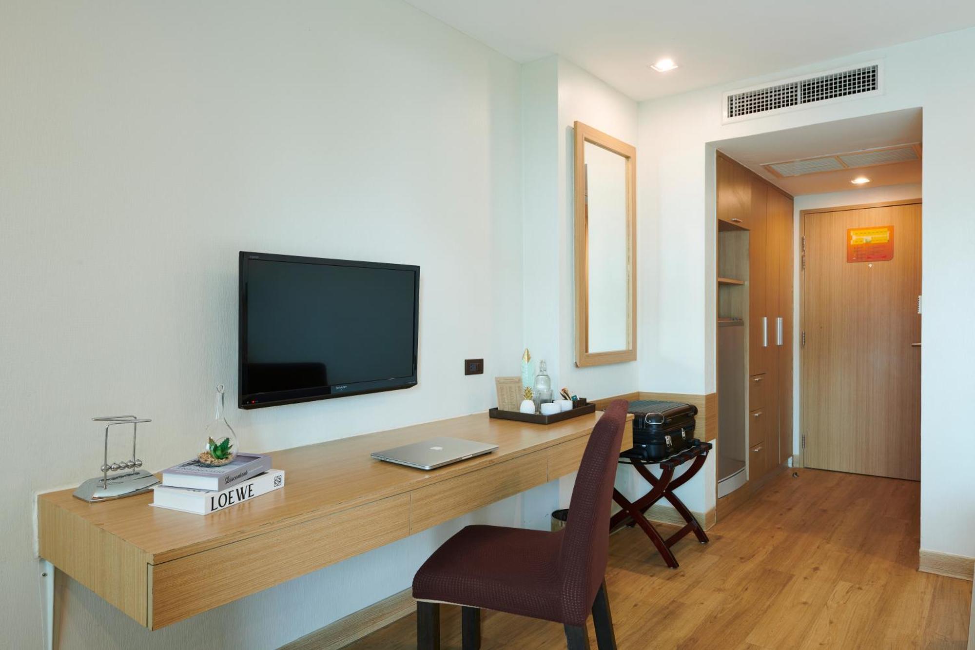 Adelphi Pattaya Hotel Екстериор снимка