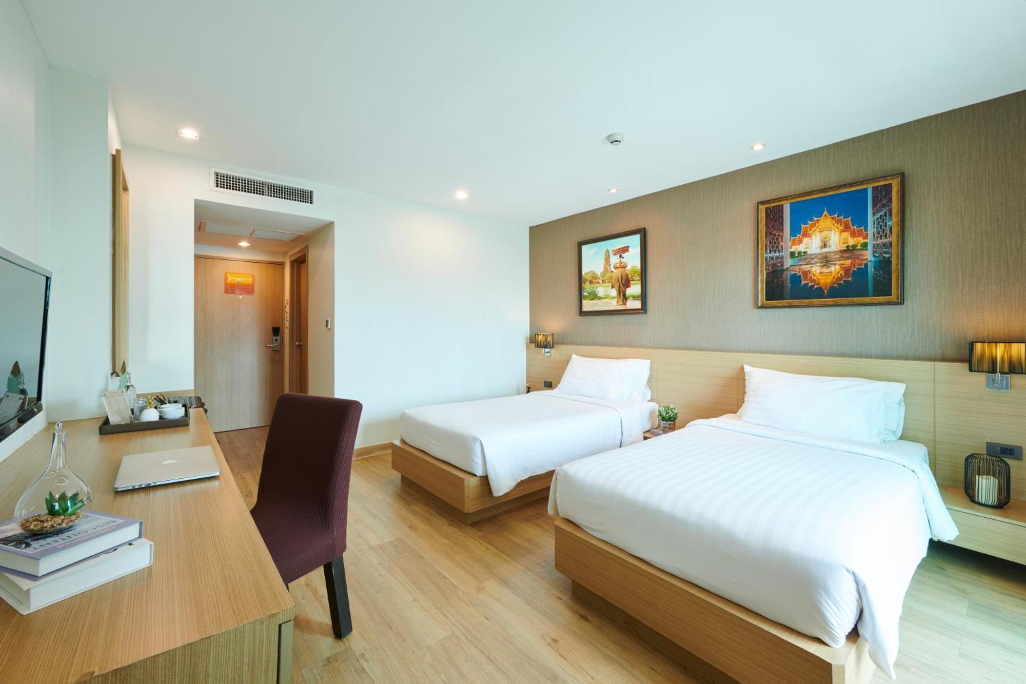 Adelphi Pattaya Hotel Екстериор снимка