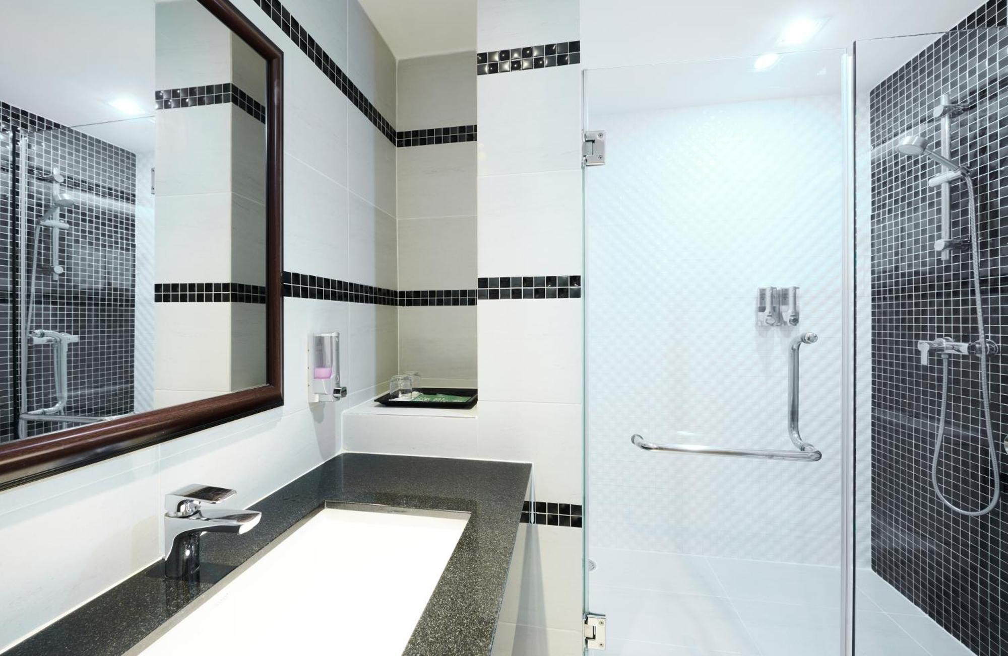 Adelphi Pattaya Hotel Екстериор снимка
