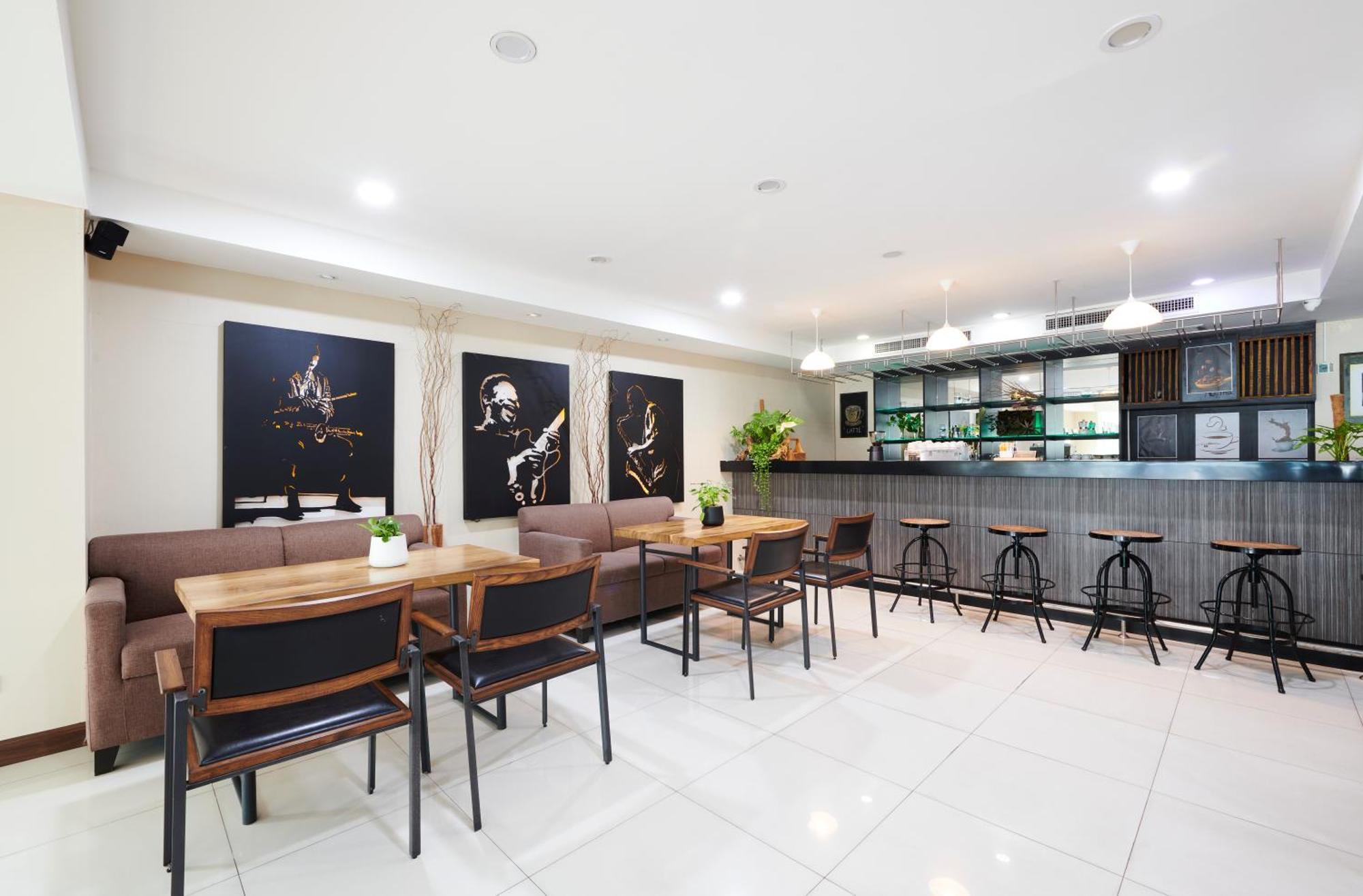 Adelphi Pattaya Hotel Екстериор снимка