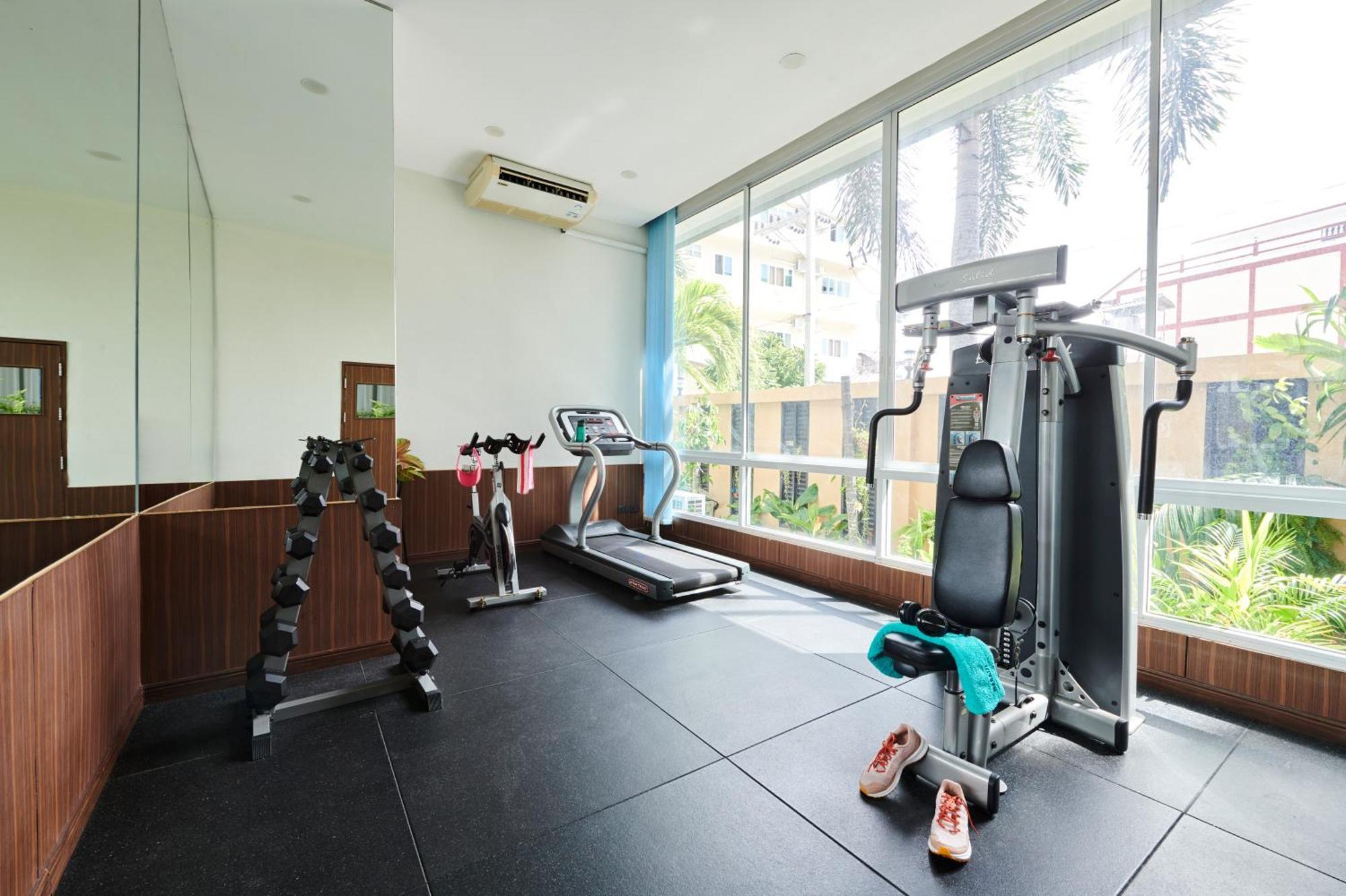 Adelphi Pattaya Hotel Екстериор снимка