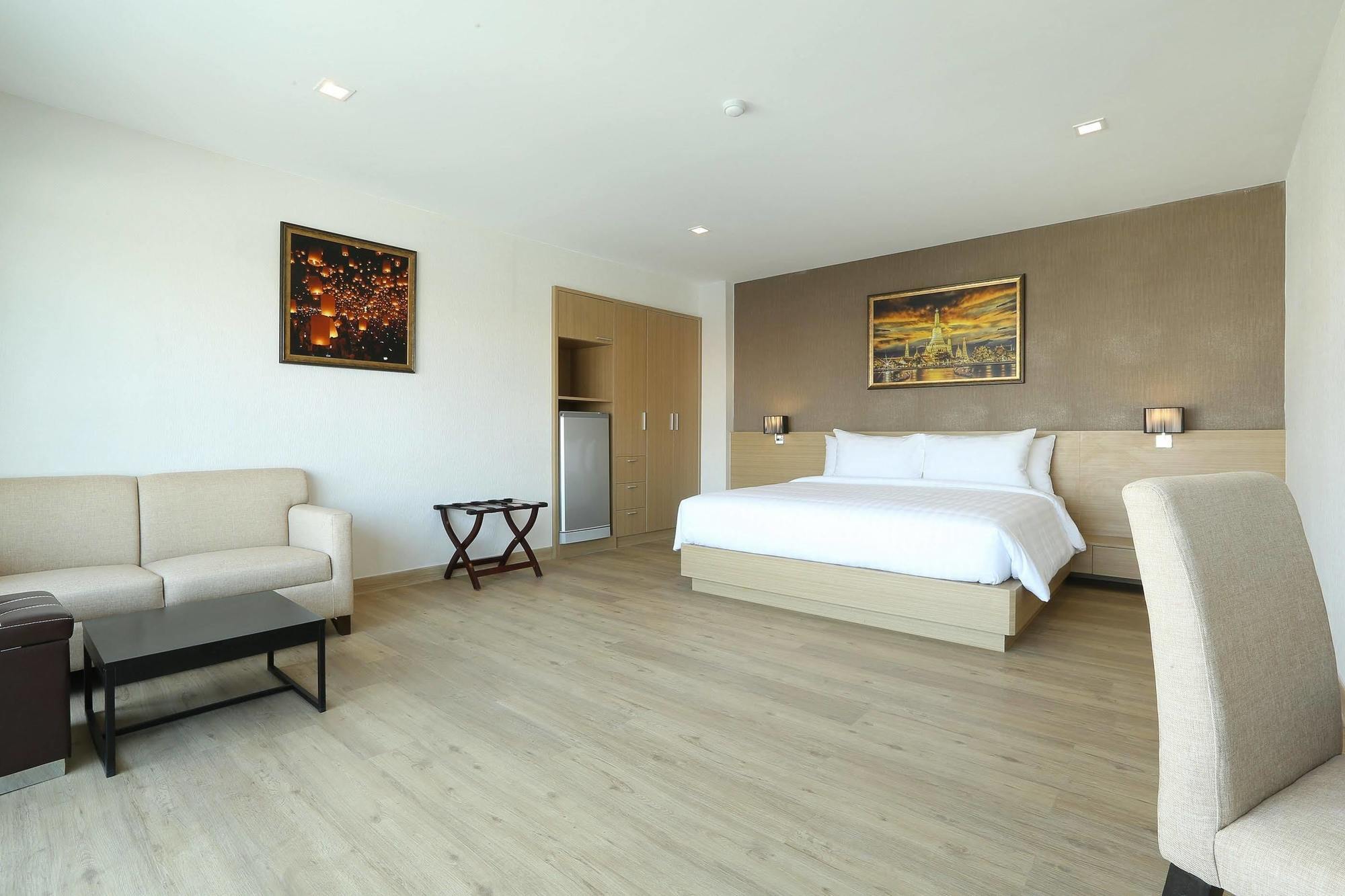 Adelphi Pattaya Hotel Екстериор снимка