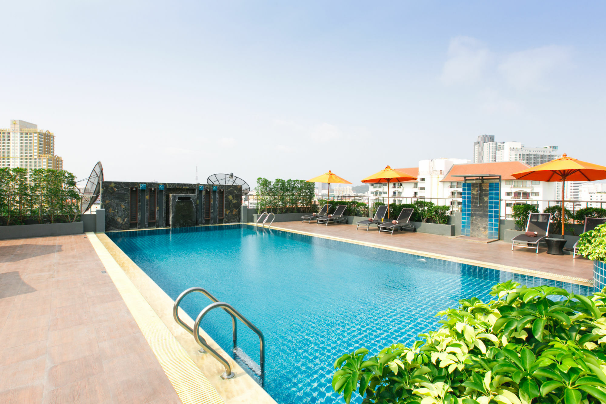 Adelphi Pattaya Hotel Екстериор снимка